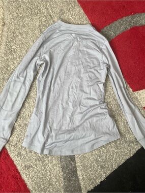lululemon athletica Light Gray Long Sleeve Performance Top